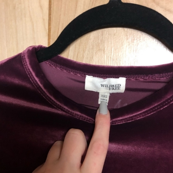 Wilfred Free Velvet Long Sleeve Crop - Picture 2 of 5